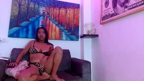 samantha_kaneg online show from April 22, 4:15 pm