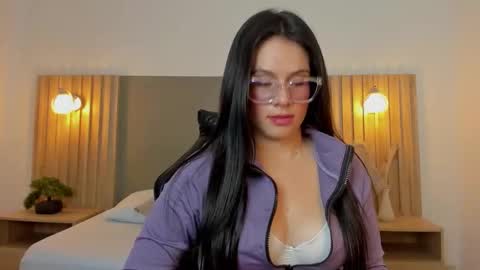 S A M A N T H A online show from December 15, 7:41 pm