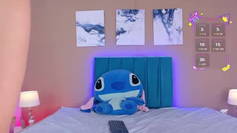 SAMANTHA ECHEVERRY online show from October 16, 7:05 pm