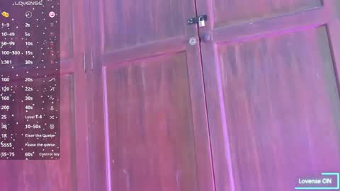 samanthahill_ online show from May 1, 8:34 pm