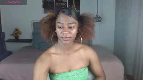 samara_roxx online show from November 16, 3:19 am