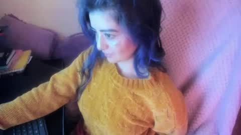   online show from April 19, 9:09 am