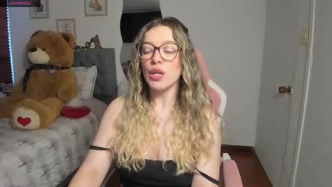 Samanta online show from April 16, 9:50 pm