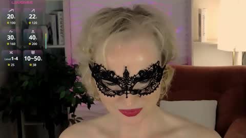 Snapshot of sandra_kind chatting on October 21, 6:06 am Sandra online show from October 21, 6:06 am