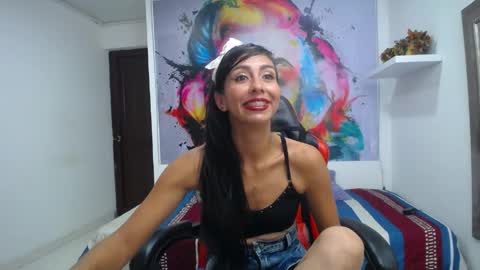 sandra  online show from May 4, 3:21 am
