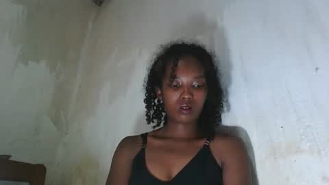 sandrine718 online show from May 2, 11:46 am