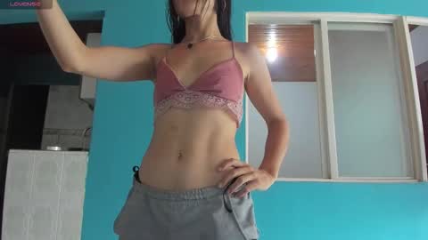 Snapshot of sara_221 chatting on October 20, 4:21 pm Sara online show from October 20, 4:21 pm