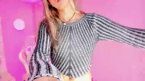 sara_connor01 online show from November 28, 9:51 pm