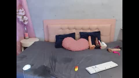 sara_jhons22 online show from February 4, 1:08 am