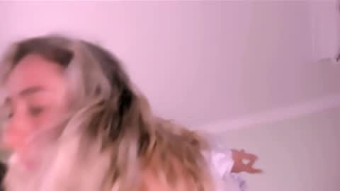 sara_kaii online show from June 9, 1:38 am