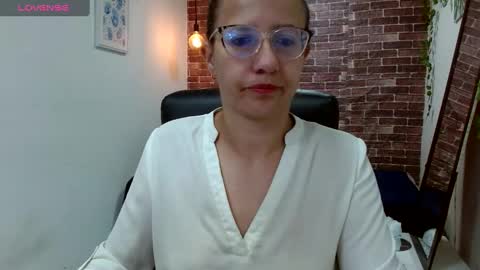 Sara online show from December 4, 11:30 am