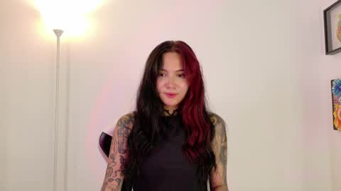 Sara online show from April 7, 1:35 pm