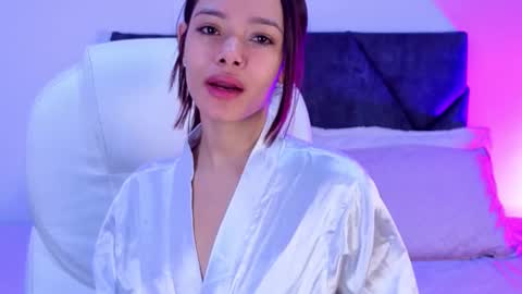 sara  online show from October 3, 2:22 pm