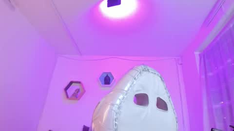 sara online show from September 18, 2:48 pm