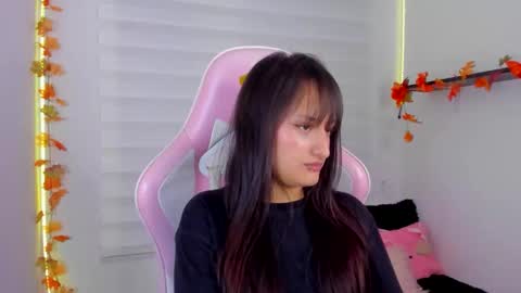 Sarah Ramirez online show from November 13, 4:33 am