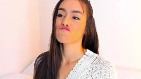 Snapshot of saraarchbould chatting on February 18, 4:27 pm Sara online show from February 18, 4:27 pm