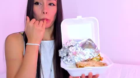 Snapshot of saraarchbould chatting on February 13, 6:16 pm Sara online show from February 13, 6:16 pm