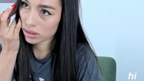 Snapshot of saraarchbould chatting on February 4, 6:27 pm Sara online show from February 4, 6:27 pm