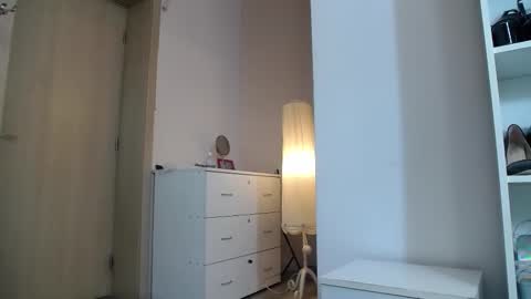 saraelise online show from October 28, 1:50 pm