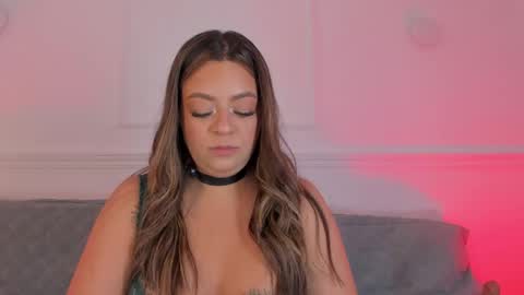 Sarah Bonneth online show from April 2, 12:46 pm