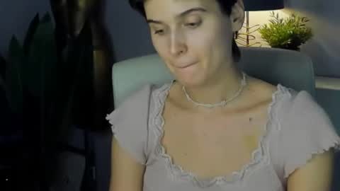 Snapshot of sarah_desire01 chatting on October 9, 3:38 pm Sarah online show from October 9, 3:38 pm