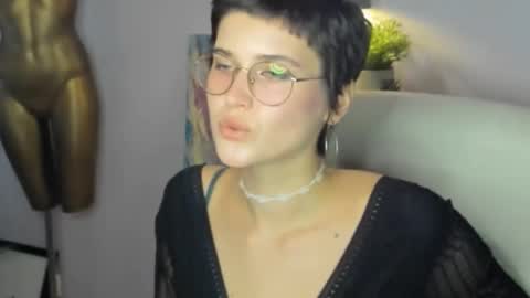 Snapshot of sarah_desire01 chatting on September 14, 1:42 pm Sarah online show from September 14, 1:42 pm