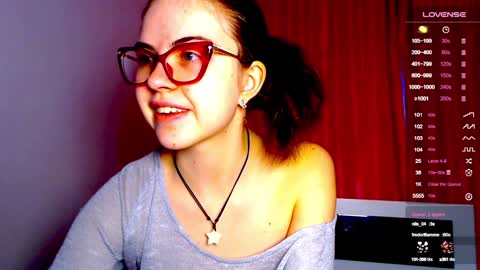 Snapshot of sarah_hs chatting on December 14, 10:56 am Sarah online show from December 14, 10:56 am