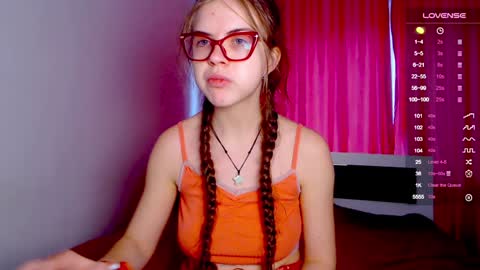 Snapshot of sarah_hs chatting on January 16, 10:10 am Sarah online show from January 16, 10:10 am