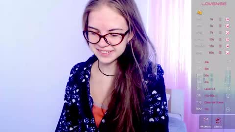 Snapshot of sarah_hs chatting on October 4, 4:51 am Sarah online show from October 4, 4:51 am