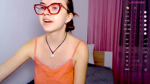 Snapshot of sarah_hs chatting on September 14, 3:54 pm Sarah online show from September 14, 3:54 pm