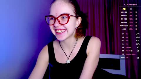 Snapshot of sarah_hs chatting on December 21, 7:38 pm Sarah online show from December 21, 7:38 pm