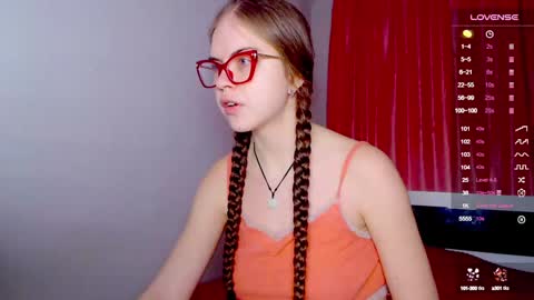 Snapshot of sarah_hs chatting on January 23, 1:13 pm Sarah online show from January 23, 1:13 pm