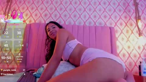 SARAH KEYS  online show from September 27, 4:08 am