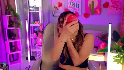 Divine Sarah NONUDE model online show from March 27, 12:06 pm