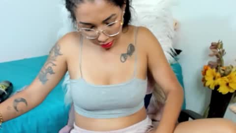 Sarah online show from February 24, 6:39 pm