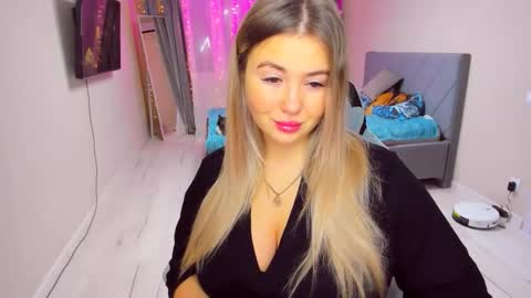 Sarah online show from December 18, 5:50 pm