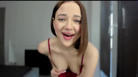 sarahphyllis online show from February 12, 6:29 am