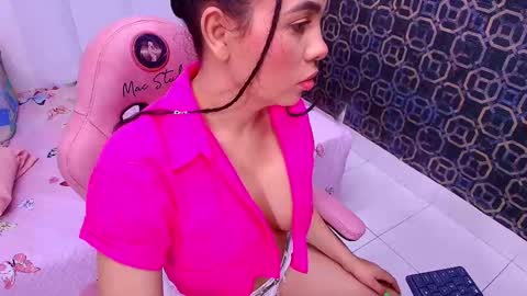 Sara  online show from February 27, 12:02 pm