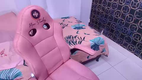 Sara  online show from February 18, 11:55 am