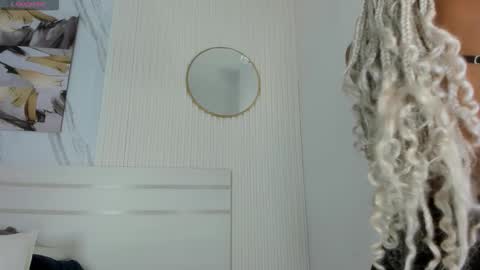 Sara Lewis online show from February 17, 11:42 am