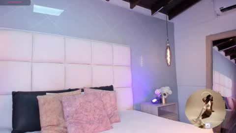 Sara online show from November 19, 1:22 pm