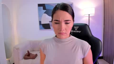 I am Sara  online show from March 24, 9:09 pm