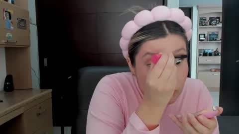 Sara  sarasmithfun by instagram online show from February 4, 7:44 pm