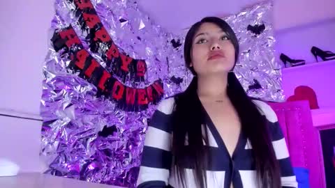 sarastonesx online show from October 29, 9:35 am