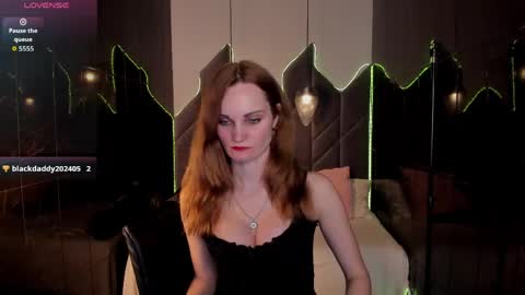 Sara online show from April 18, 7:18 pm