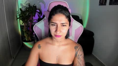 saratukkerr online show from November 2, 1:42 am