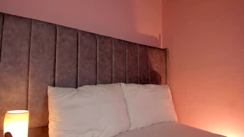 Sara Garcia online show from March 18, 5:01 am