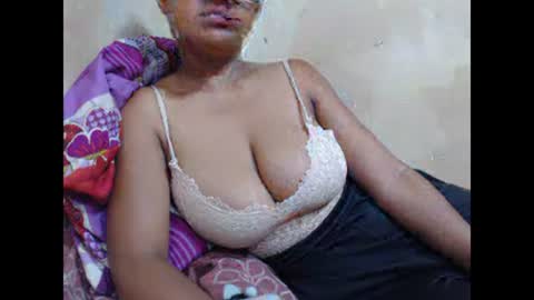 saronette online show from January 10, 11:00 am