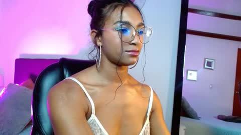 sasha_bowei online show from November 23, 2:58 am