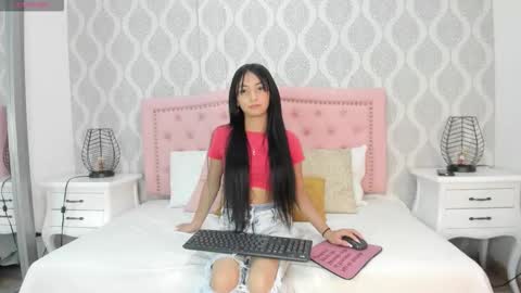 sasha smith8 online show from February 24, 9:35 pm